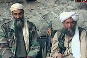 Le Saoudien Oussama Ben Laden et son médecin personnel, l’Égyptien Ayman al-Zawahiri, publient en 1998 le « Le Front islamique mondial contre les juifs et les croisés ». Ce texte est diffusé par leur bureau au Londonistan, l’Advice and Reformation Committee. Al-Zawahiri organisa l’assassinat du président Sadate, puis travailla pour les services secrets soudanais d’Hassan el-Tourabi et Omar el-Bechir. Il dirige désormais Al-Qaïda.